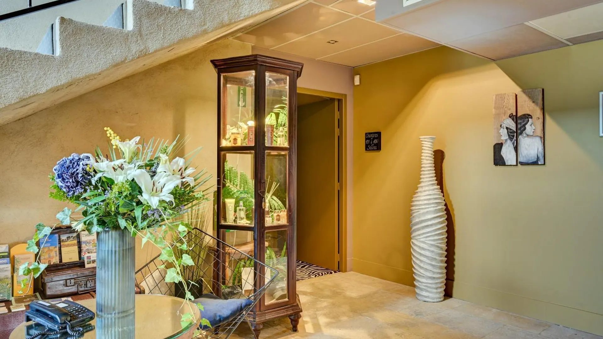 Hotel Bastide & Spa - Villa De Lourmarin 4*,