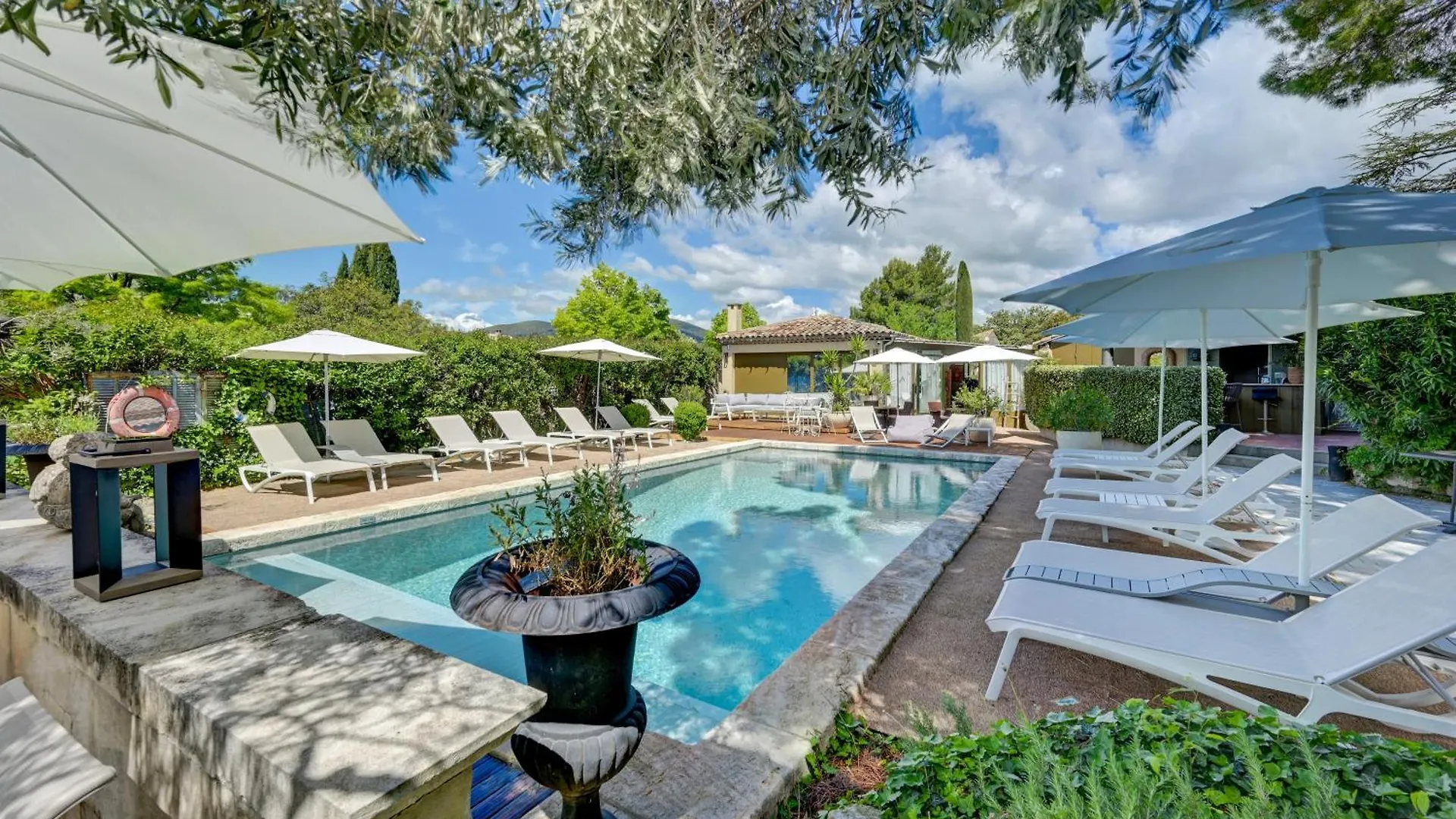 Hotel Bastide & Spa - Villa De Lourmarin 4*,  Francia